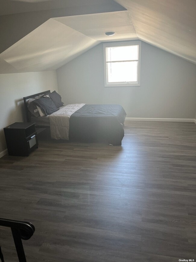 Building Photo - 67 Unqua Rd