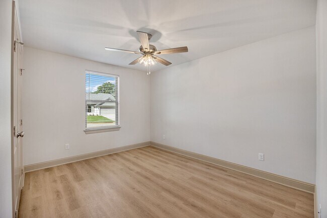 Building Photo - 3190 Dogwood Pk Blvd