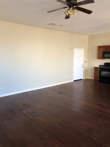 Building Photo - 524 23rd St