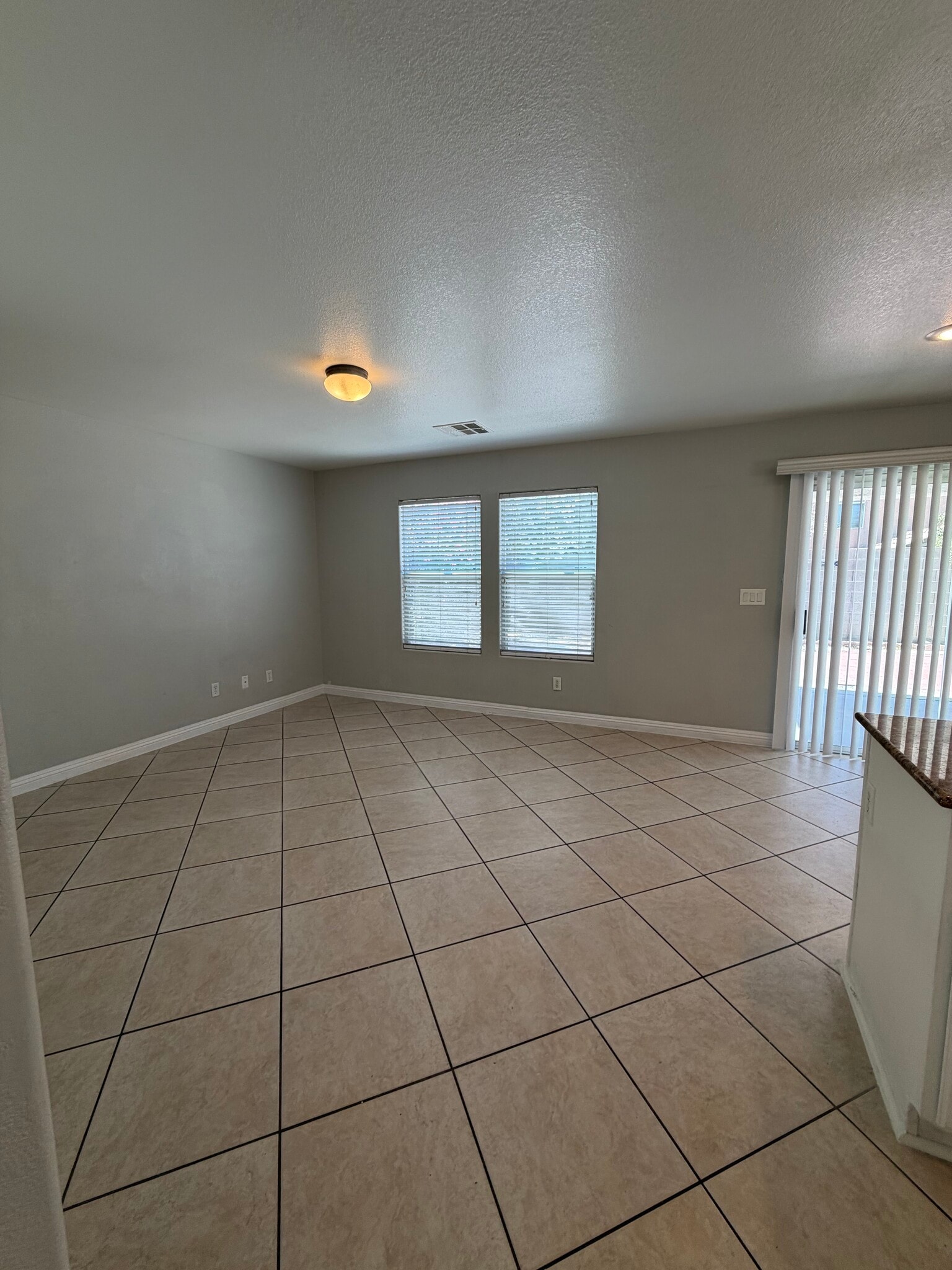 Building Photo - 9521 Grand Fir Ct