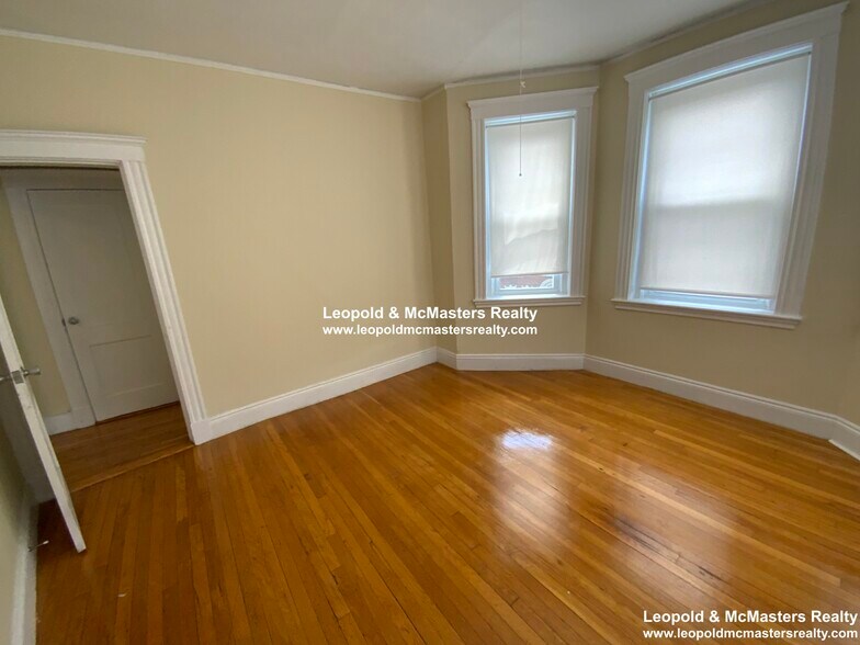 Primary Photo - 217 Kelton St