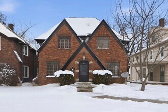 Building Photo - 714-716 Packard Ave