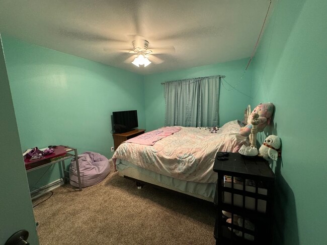 Building Photo - Gougeon Lake House