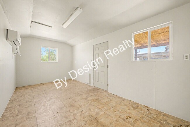 Building Photo - Mid Century Ranch Home on 2+ Acres with Private Pool - Mountain & City Views