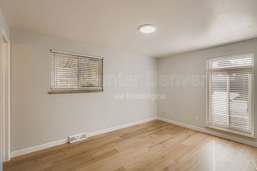 Building Photo - 10503 W 62nd Pl