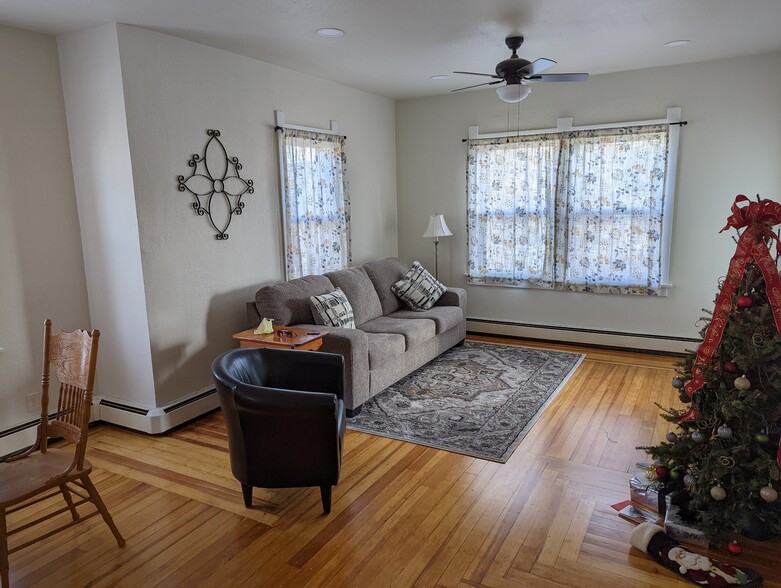 Living Room - 848 S Spruce St