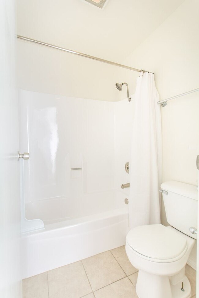 Building Photo - On Sail Bay in Pacific Beach! Updated 2 Be...
