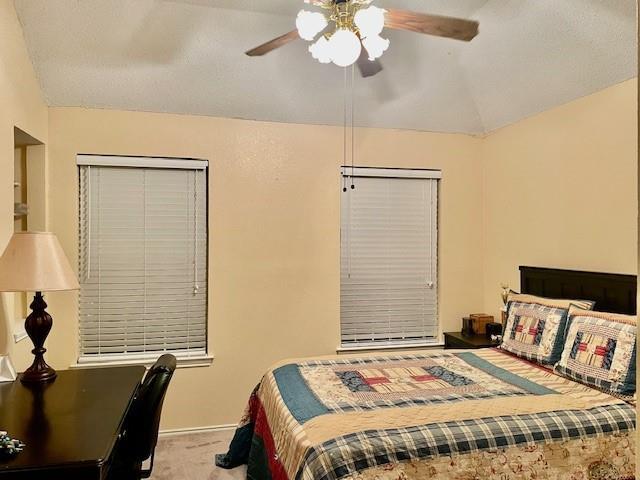 Building Photo - 704 Cottonwood Bend Dr