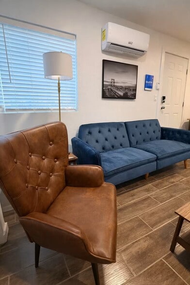 Building Photo - 3711 Nashville Ave