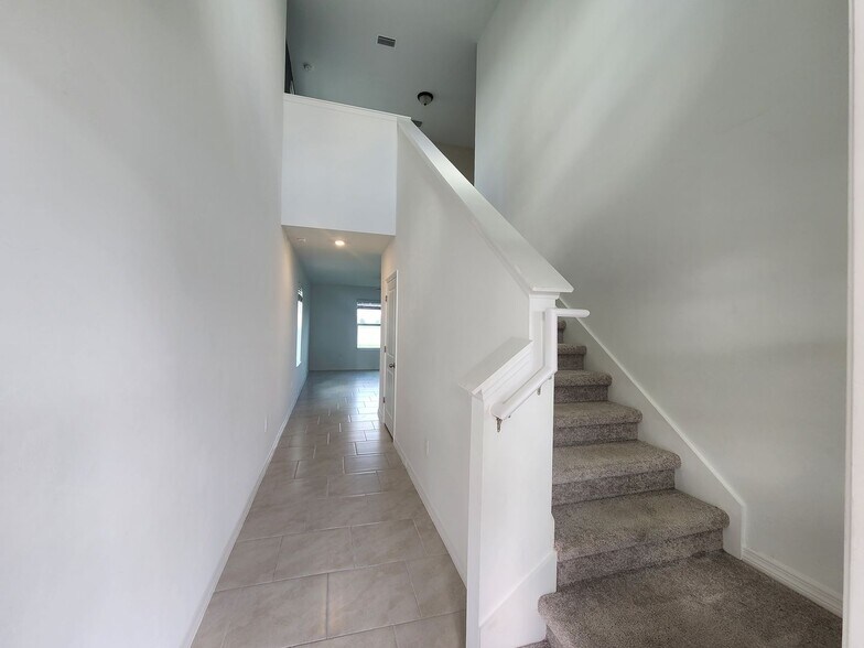 Building Photo - Beautiful New Construction Spacious Home in Savannah Lakes Community