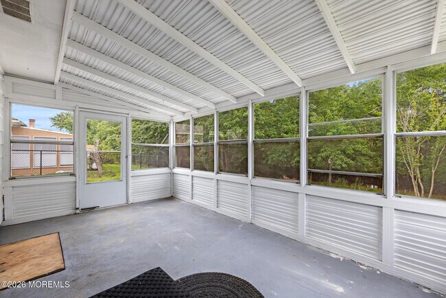 Building Photo - 2264 Hovsons Blvd