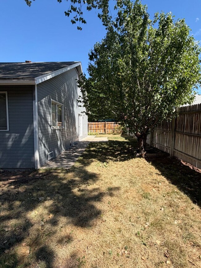 Building Photo - 460 Palmetto Dr