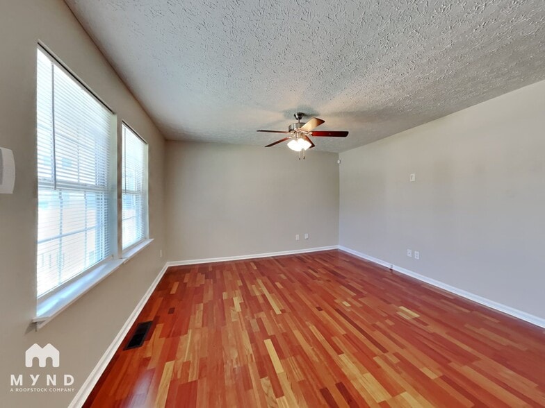 Building Photo - 105 Bridgedale Ct