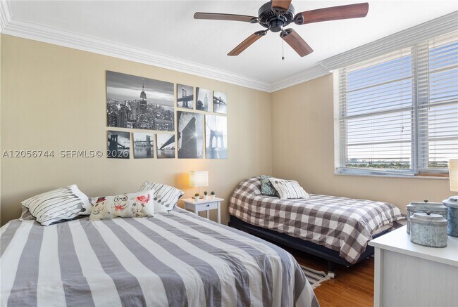 Building Photo - 5825 Collins Ave