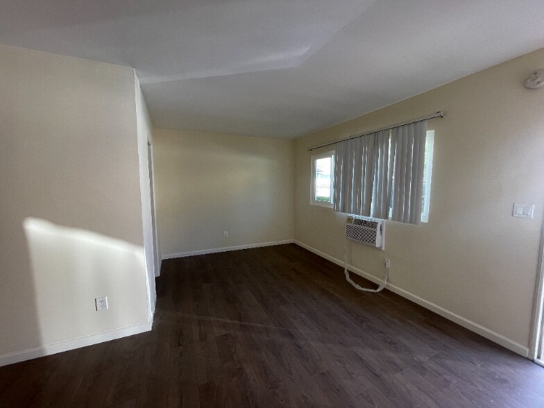 Building Photo - 14207 Sylvan St