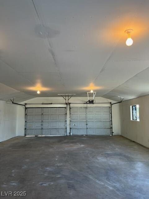 Building Photo - 664 Sky Rd