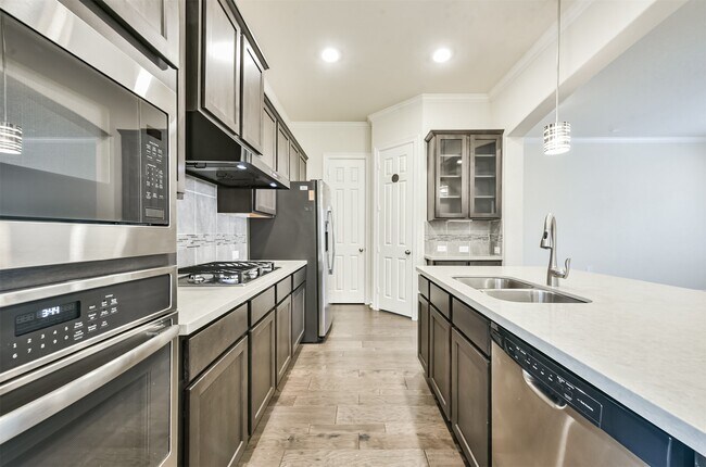 Building Photo - 1504 Peyton Oaks Pl