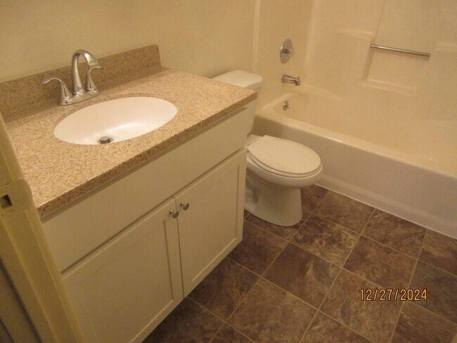 Building Photo - Available May 2026 Germantown -Two Bedroom lower includes off street parking