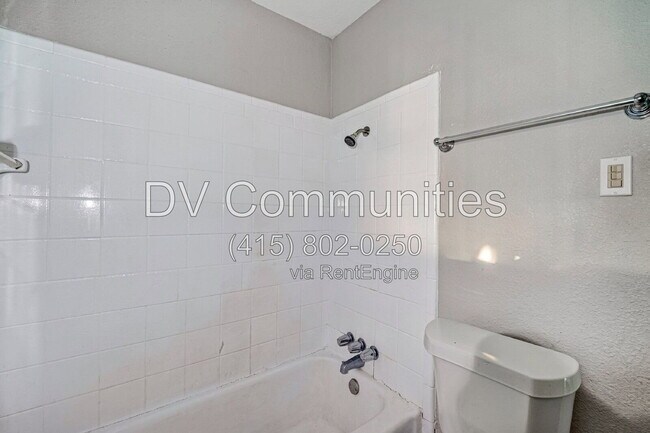 Building Photo - 3315 Bond St