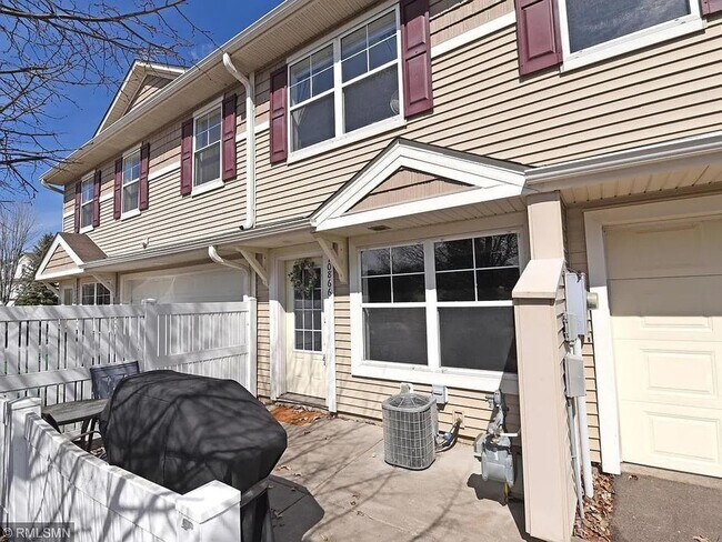 Building Photo - 3 Bedrooms | Loft | Upper-Level Laundry | 3-Sided Fireplace | Woodbury