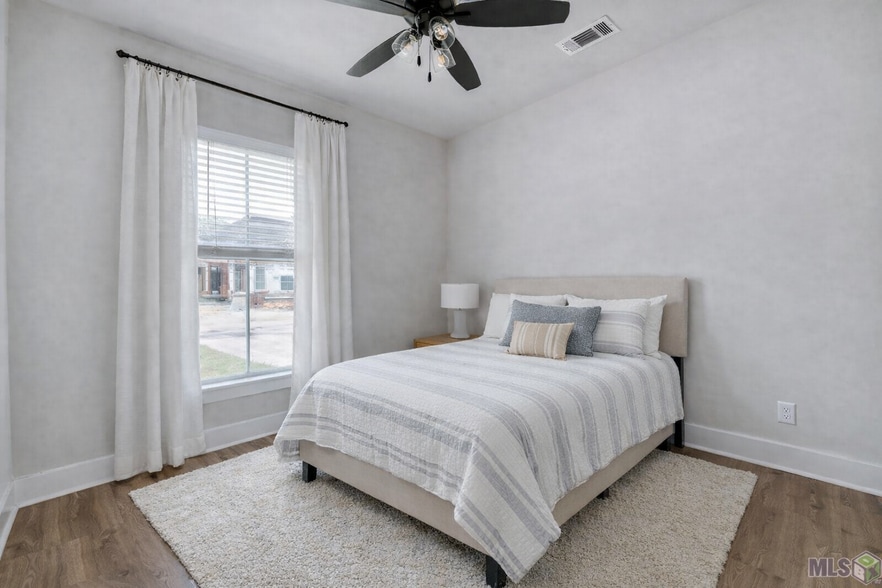 Building Photo - 8065 Lockhart Rd