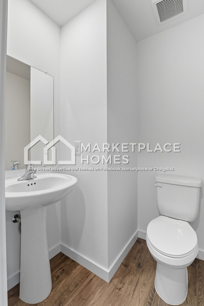 Building Photo - 4151 Hines Ln NE