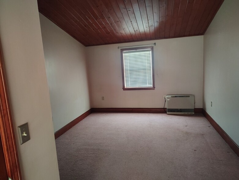 Bedroom 2 - 18 Buckwood Rd