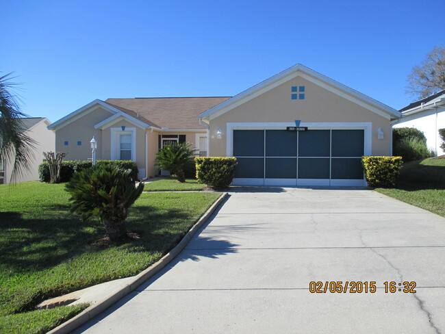 Primary Photo - Lovely Oakwood Village Home