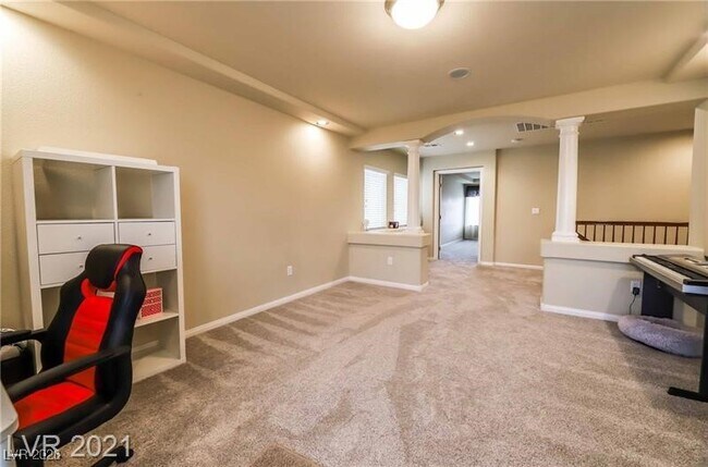 Building Photo - 8450 W Sapphire St