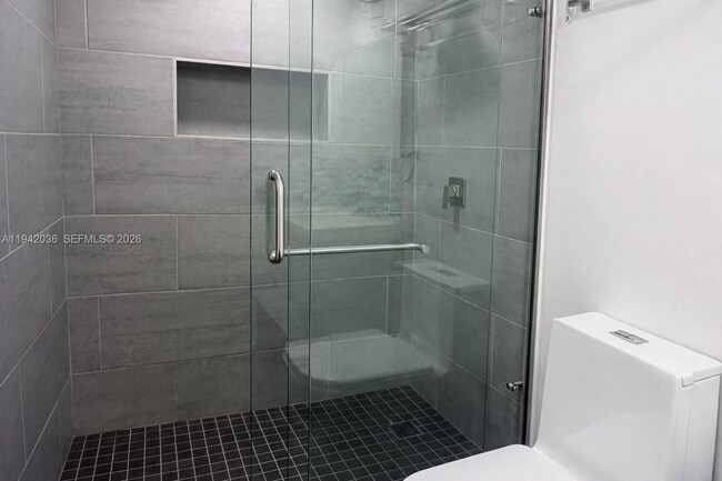 Building Photo - 16950 W Dixie Hwy