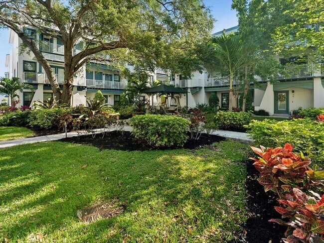 Building Photo - 946 Highland Ave