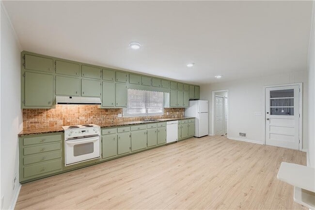 Building Photo - 6797 Campground Rd