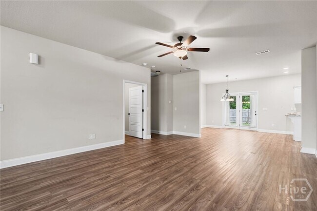 Building Photo - 211 Crosswinds Dr