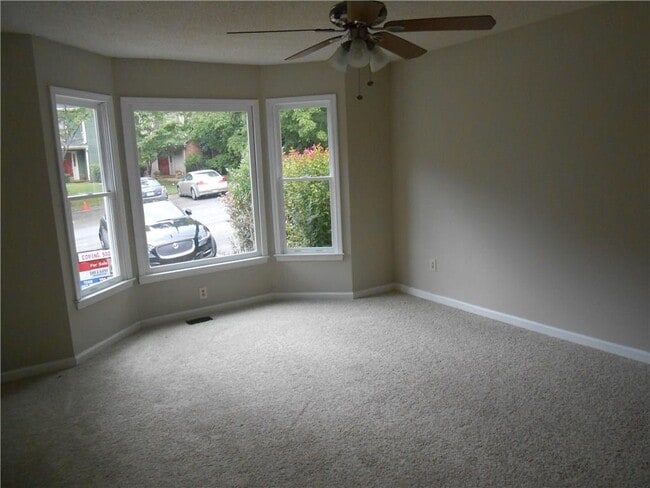 Building Photo - 1135 Country Club Pl
