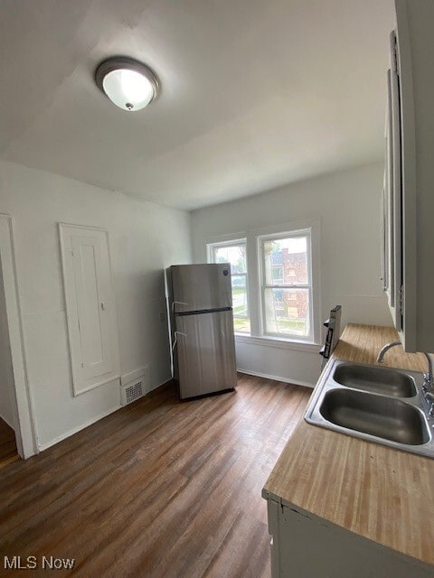 Building Photo - 13517 Woodworth Ave