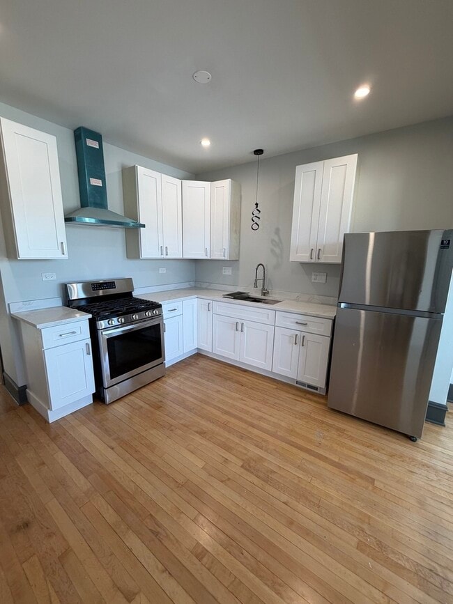 Building Photo - 1812 S 58th Ct