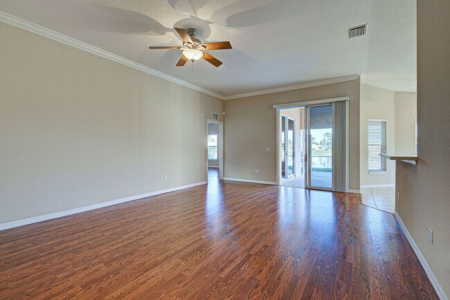Building Photo - 2134 Boxwood St