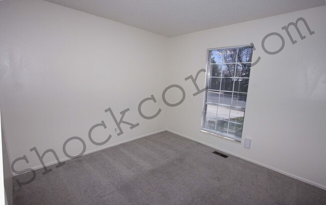 Building Photo - Single Family Aurora