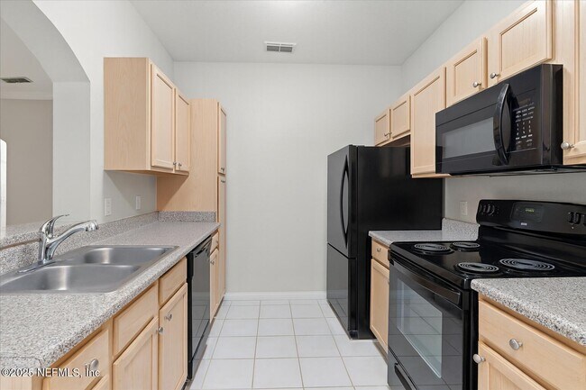 Building Photo - 7800 Point Meadows Dr