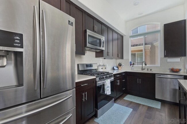 Building Photo - Chula Vista - Adorable 3 Bedroom 3 Bath To...
