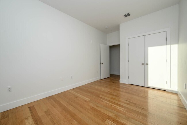 Building Photo - 1707 Palisade Ave