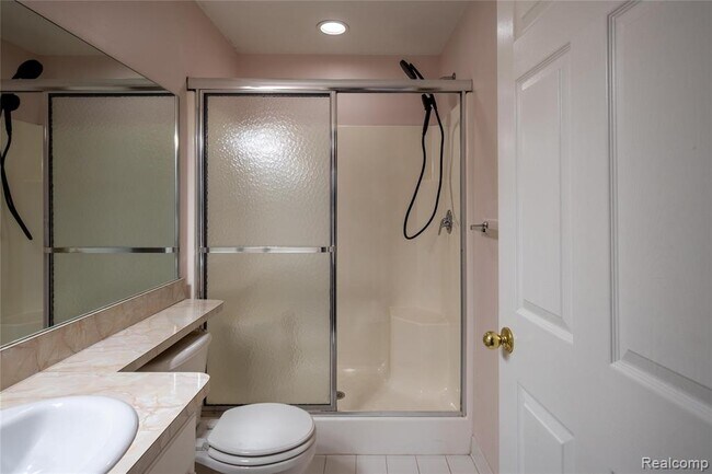 Building Photo - 41063 Millbrook Dr