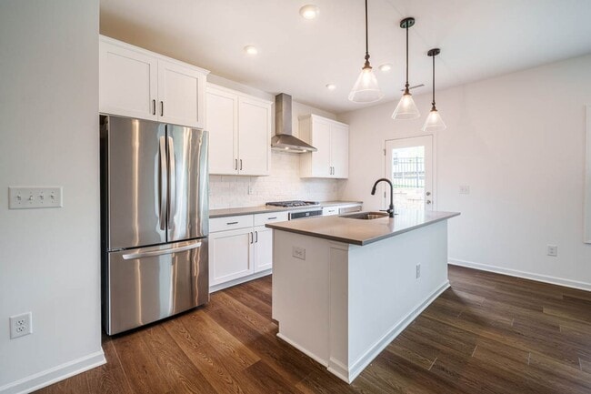 Building Photo - 838 Oak Center Dr