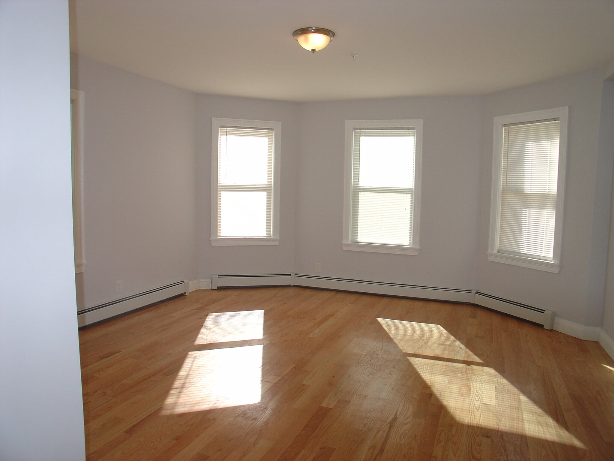 Building Photo - 53 Middle St