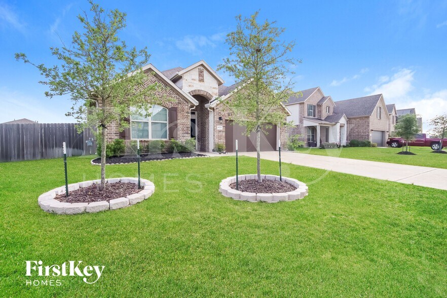 Building Photo - 8723 Jonquil Dr