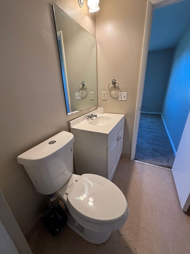 Building Photo - 4113-4115 W 22nd St