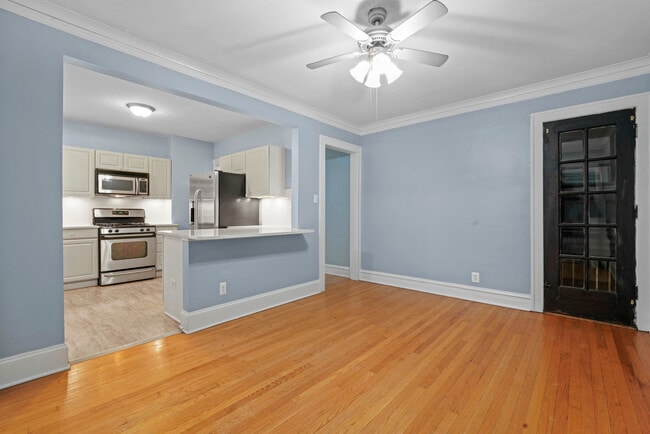 Building Photo - 304 S Kenilworth Ave