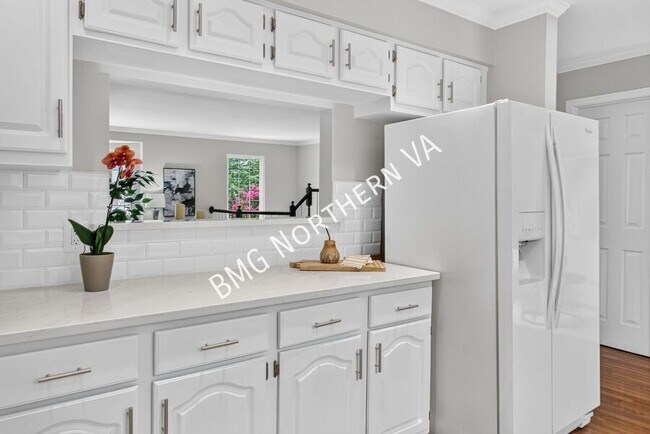 Building Photo - 6001 Keble Dr