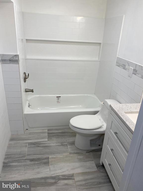 Building Photo - 404 Abbott Rd