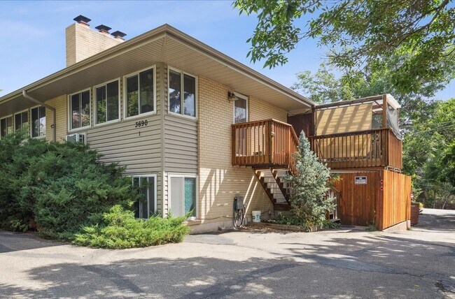 Building Photo - 3690 Broadway St